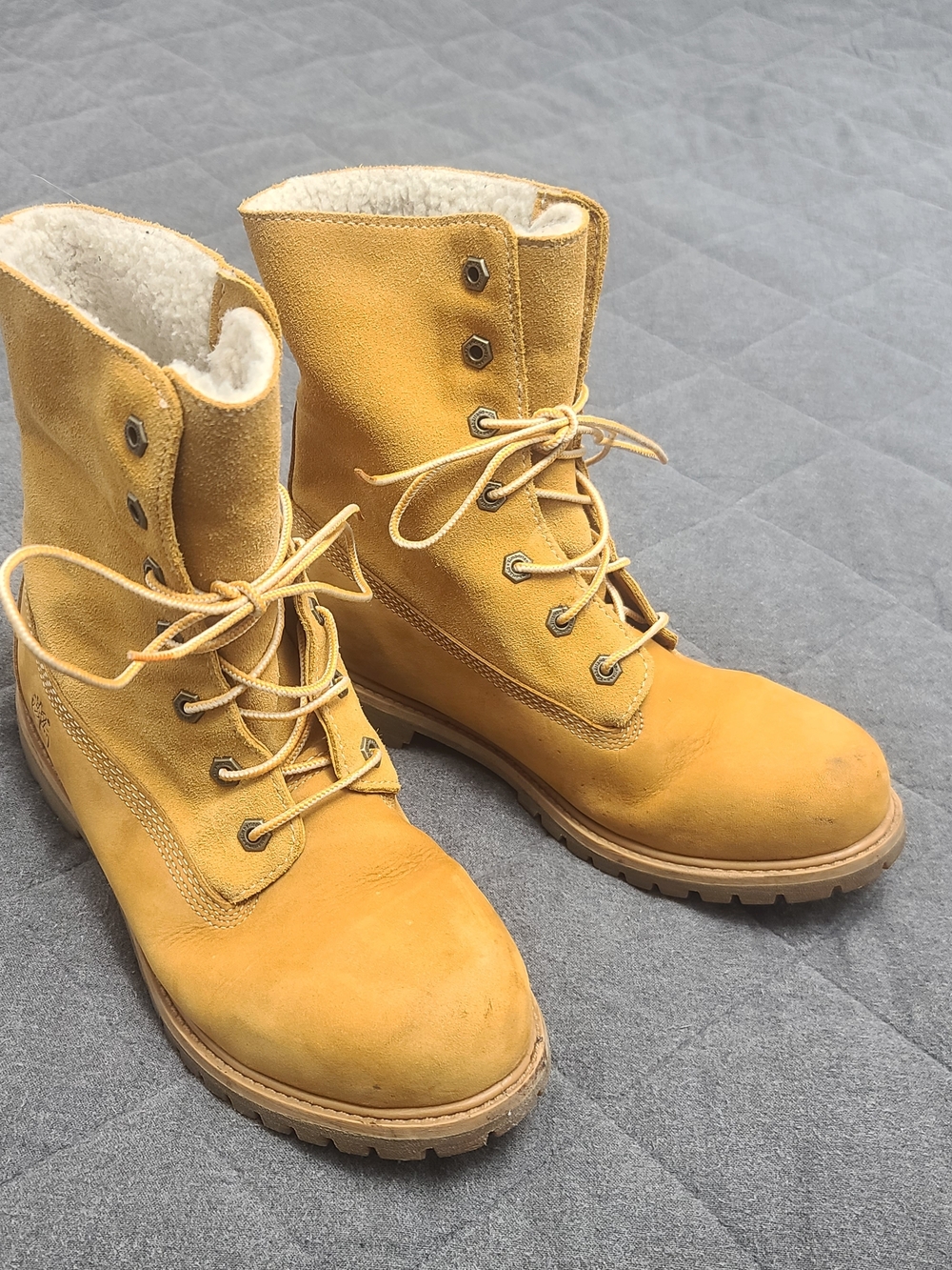 Timberland Wheat Lace-Up Shearling-Lined Timberland Women's Boots Sz 9